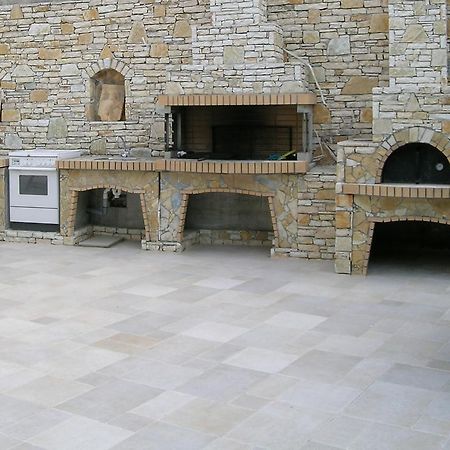 Kamares Apartments Εε Poros Town ภายนอก รูปภาพ