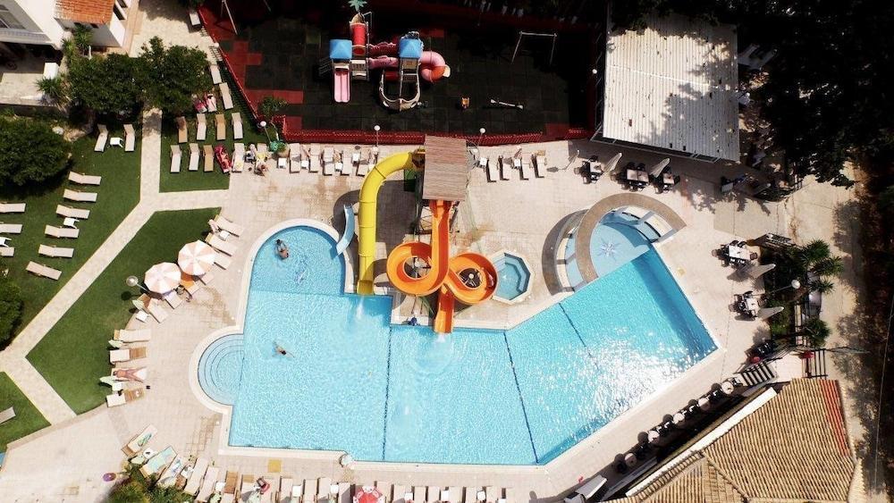 Kamares Apartments Εε Poros Town ภายนอก รูปภาพ