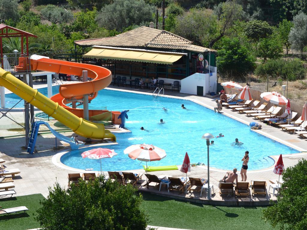 Kamares Apartments Εε Poros Town ภายนอก รูปภาพ