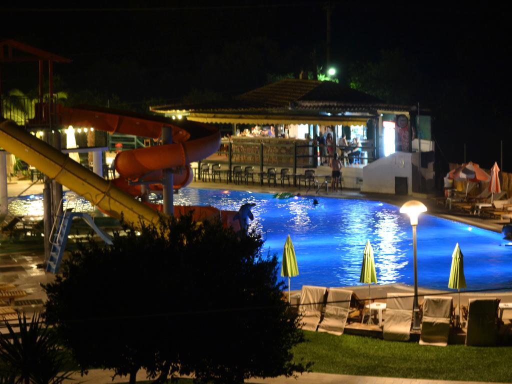 Kamares Apartments Εε Poros Town ภายนอก รูปภาพ