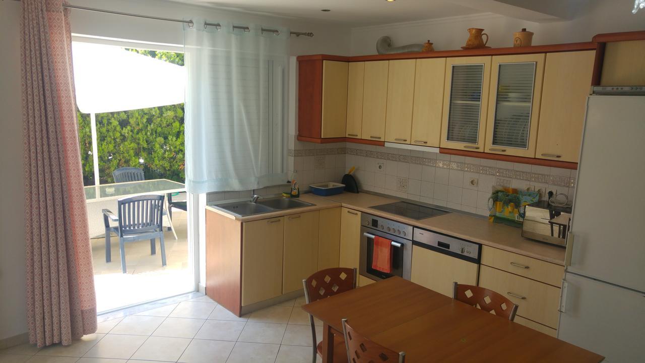 Kamares Apartments Εε Poros Town ภายนอก รูปภาพ